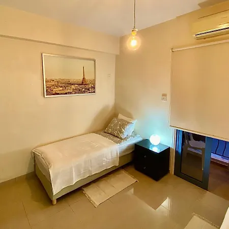 Dekhelia For 4 Persons Lägenhet Larnaca