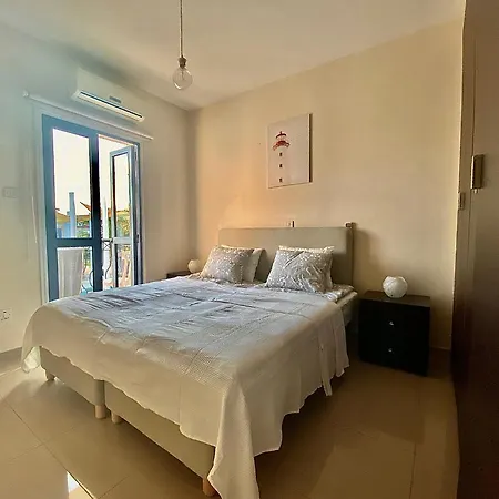 Apartment Dekhelia For 4 Persons Larnaca